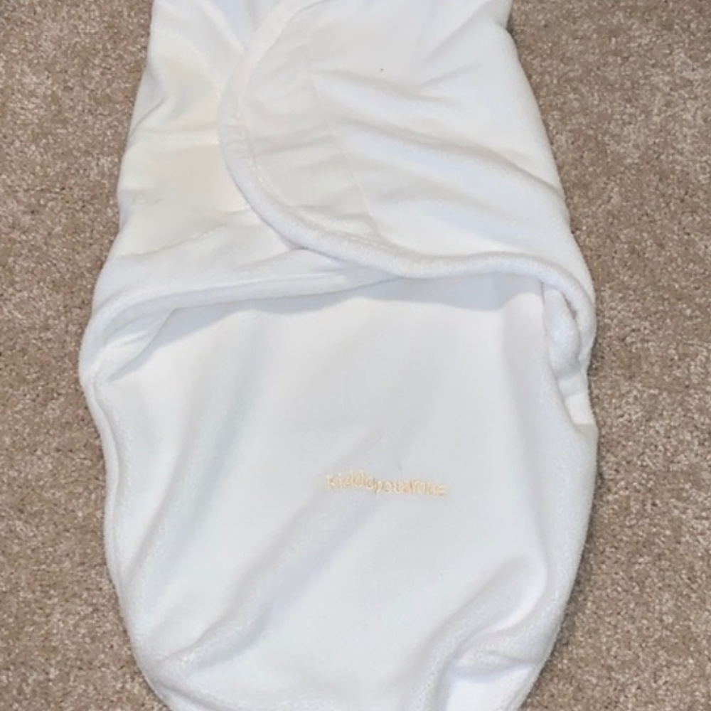 Kiddopotamus swaddle size small